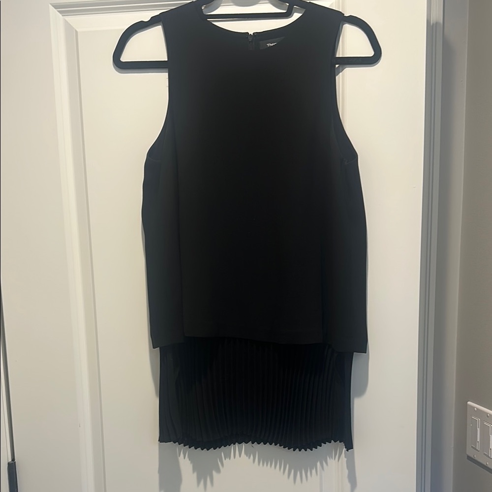 Theory- Elegant Black Sleeveless top